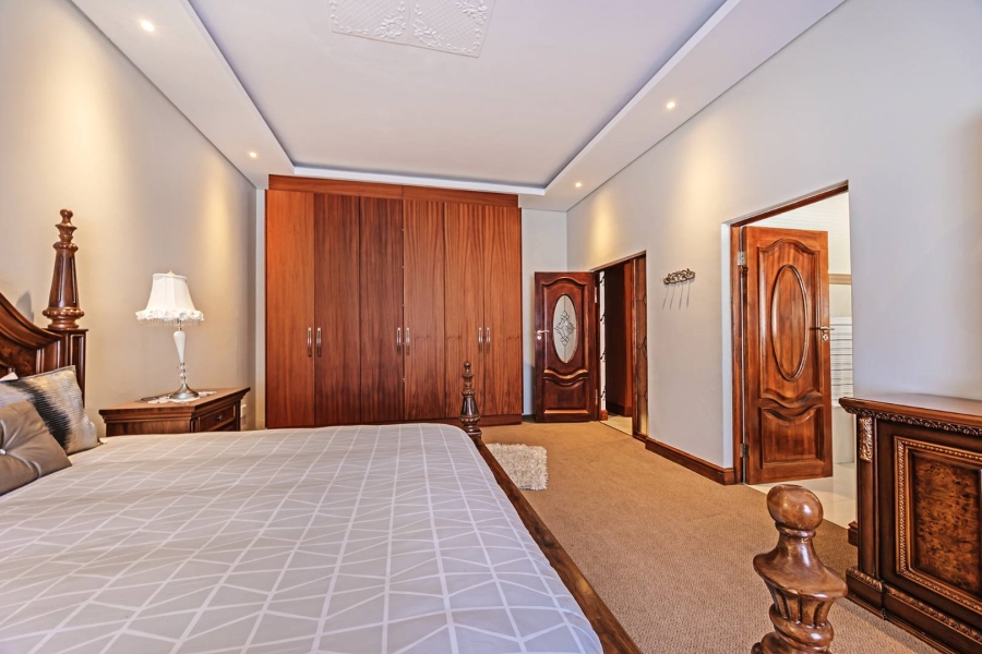 8 Bedroom Property for Sale in Baronetcy Estate Western Cape